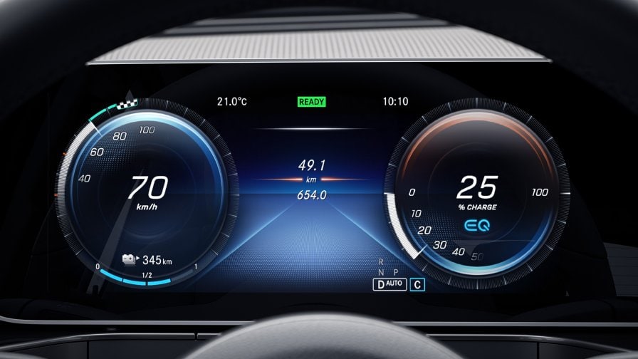Mercedes-Benz EQC: sistema di assistenza ECO Nell'immagine, il display multimediale di Mercedes-Benz EQC.