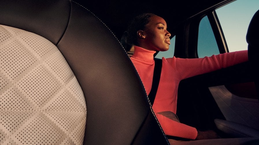 Mercedes-Benz EQC: comfort di seduta con funzione di massaggio Nell'immagine, i sedili e gli elementi decorativi di Mercedes-Benz EQC.