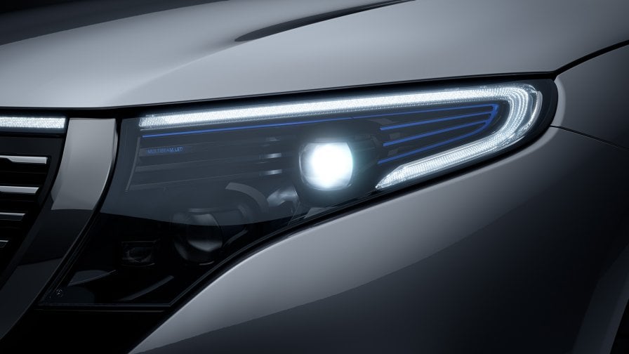 Mercedes-Benz EQC: MULTIBEAM LED Nell'immagine, un faro MULTIBEAM LED di Mercedes-Benz EQC.