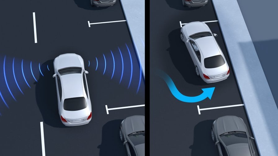 Mercedes-Benz EQC: sistema di assistenza al parcheggio attivo con PARKTRONIC Nell'immagine, una visualizzazione del funzionamento del sistema di assistenza al parcheggio attivo con PARKTRONIC a bordo di Mercedes-Benz EQC.