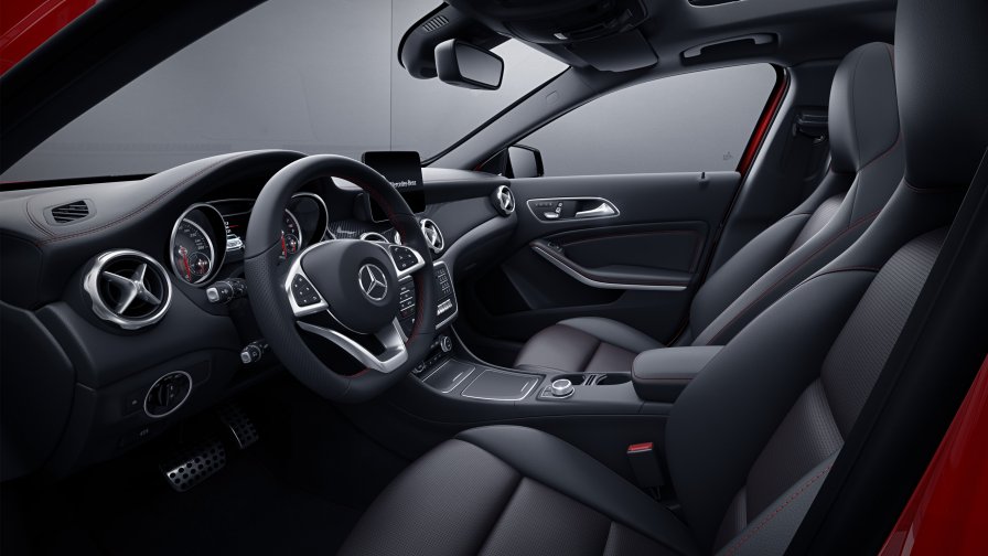 Mercedes-Benz GLA: pacchetto Exclusive AMG Nell'immagine, l'abitacolo di GLA con pacchetto Exclusive AMG.