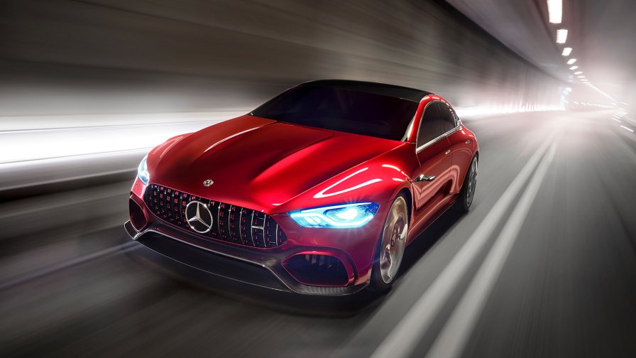 L'immagine mostra AMG GT Concept in piena corsa.