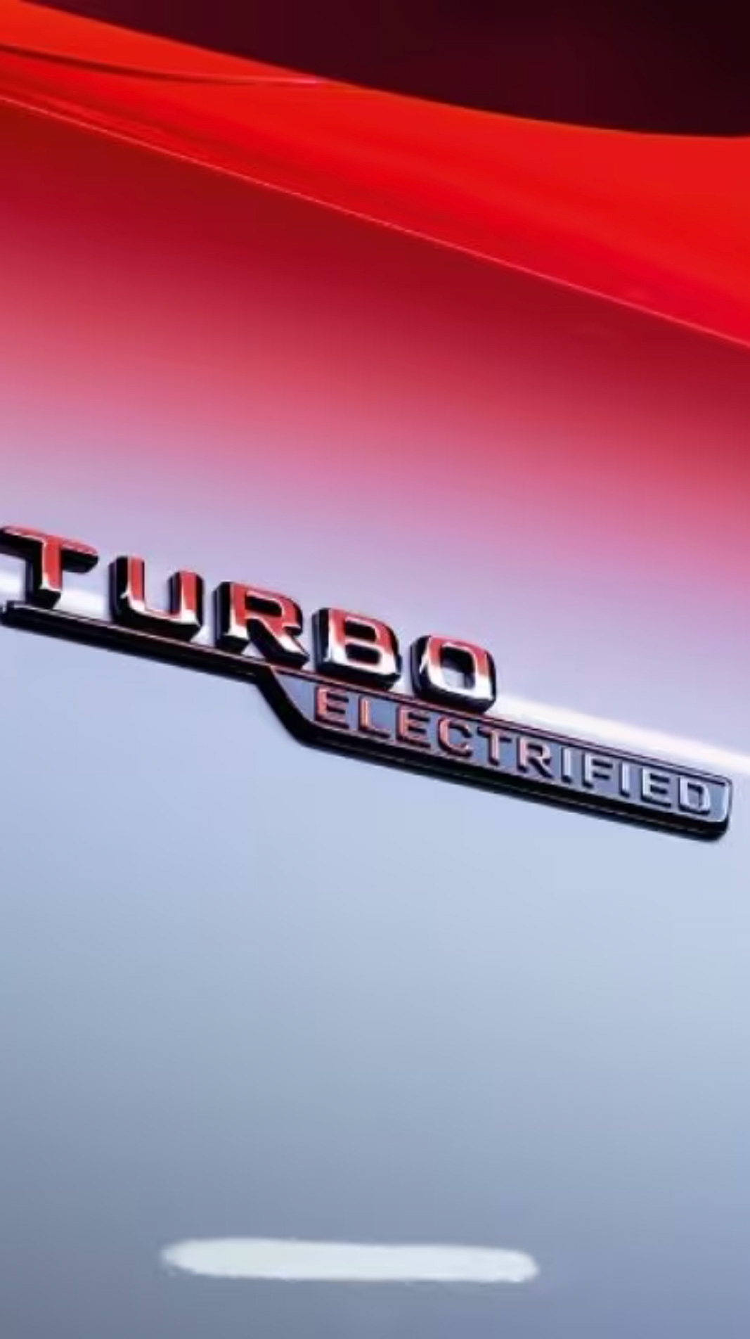 Targhetta TURBO ELECTRIFIED sui parafanghi anteriori